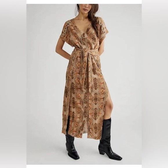 Free People Dresses & Skirts - Free People Farrah Bohemian Printed Dress in Soft Peach Combo